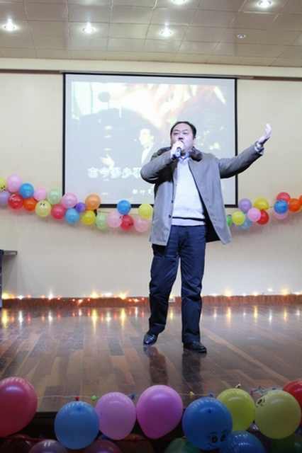 俞院长演唱《滚滚长江东逝水》